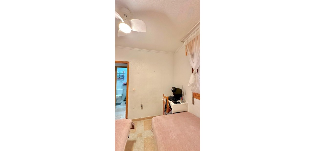 Venta - Apartamento / piso -
Torrevieja - Estacion de autobuses