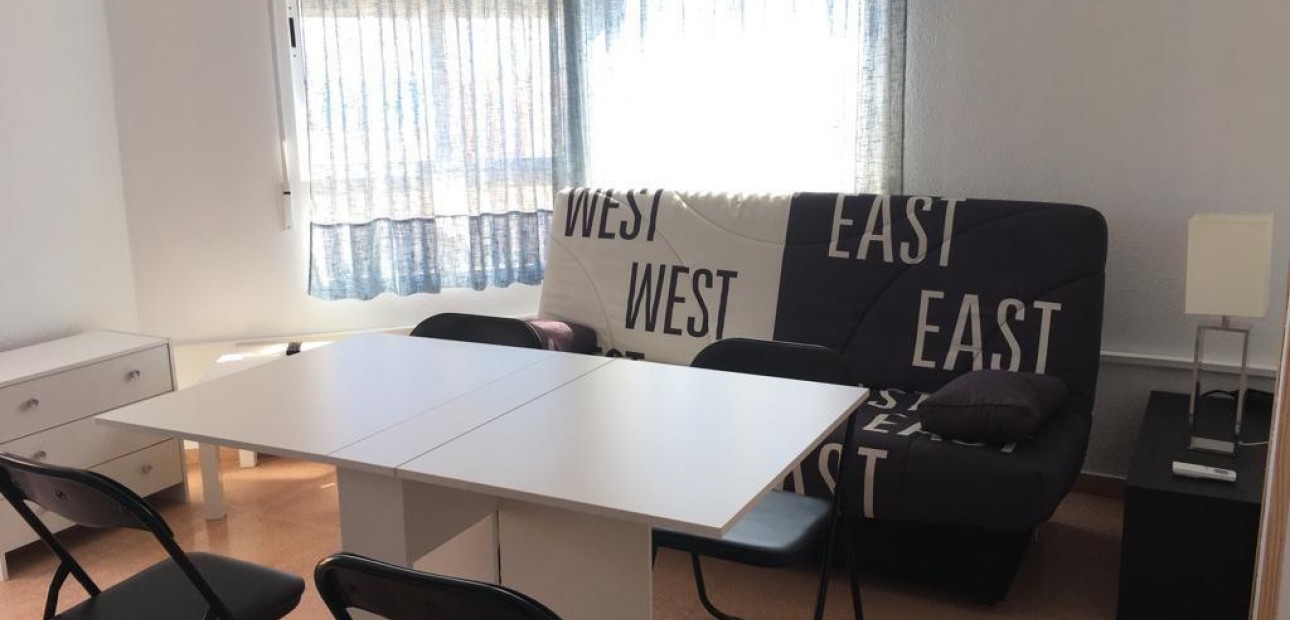 Sale - Apartment / flat -
Guardamar del Segura - Pueblo