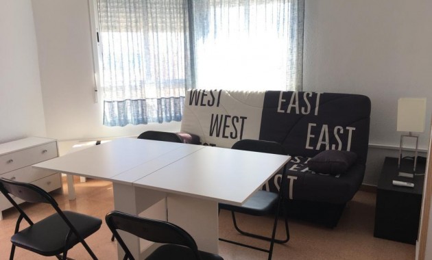Sale - Apartment / flat -
Guardamar del Segura - Pueblo