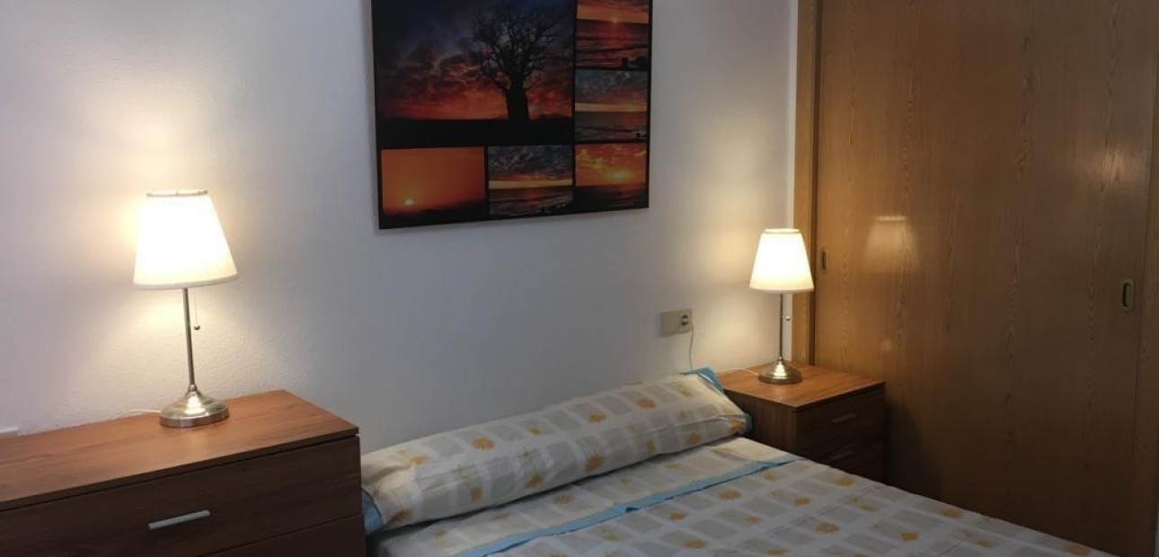Sale - Apartment / flat -
Guardamar del Segura - Pueblo