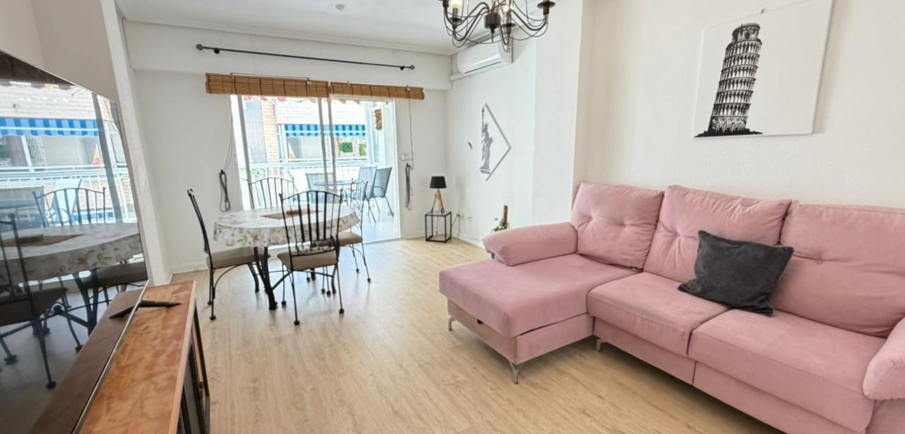 Herverkoop - Appartement / flat -
Torrevieja - Estacion de autobuses