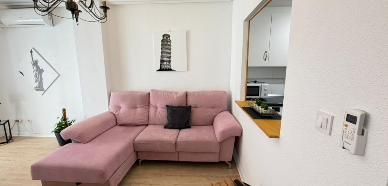 Herverkoop - Appartement / flat -
Torrevieja - Estacion de autobuses