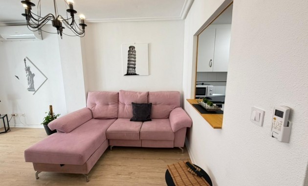 Herverkoop - Appartement / flat -
Torrevieja - Estacion de autobuses