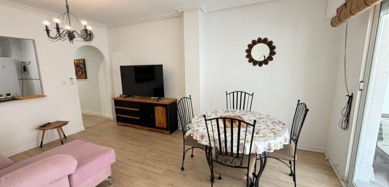 Herverkoop - Appartement / flat -
Torrevieja - Estacion de autobuses