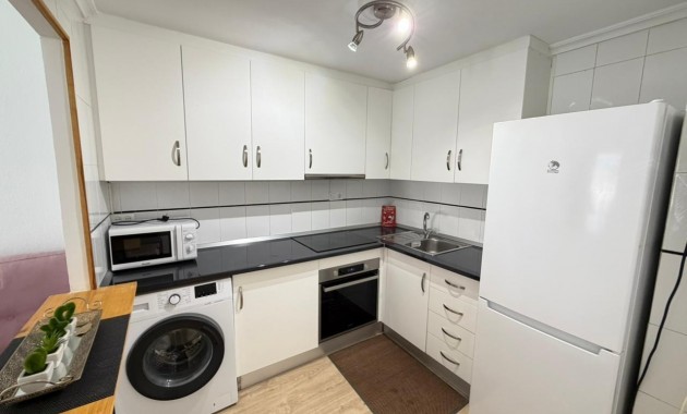 Herverkoop - Appartement / flat -
Torrevieja - Estacion de autobuses