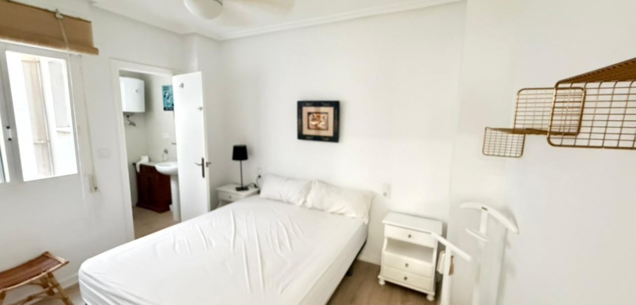 Herverkoop - Appartement / flat -
Torrevieja - Estacion de autobuses