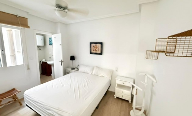Herverkoop - Appartement / flat -
Torrevieja - Estacion de autobuses