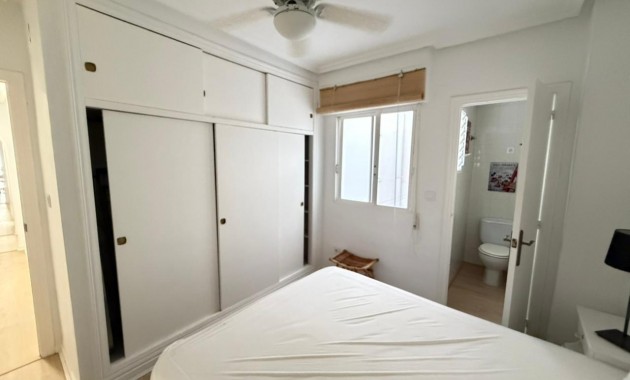 Herverkoop - Appartement / flat -
Torrevieja - Estacion de autobuses