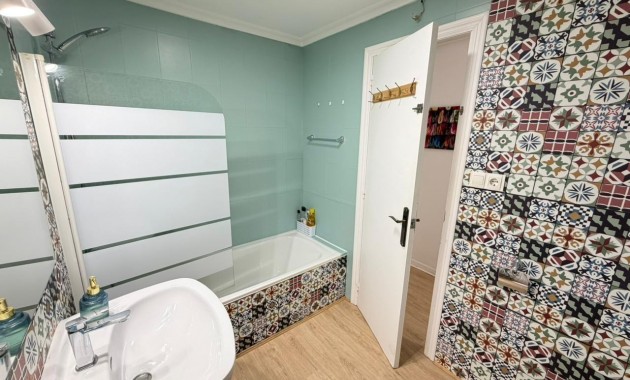 Herverkoop - Appartement / flat -
Torrevieja - Estacion de autobuses