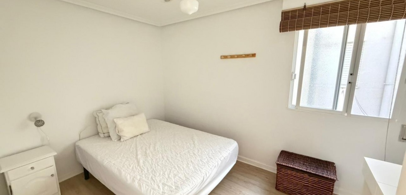 Herverkoop - Appartement / flat -
Torrevieja - Estacion de autobuses