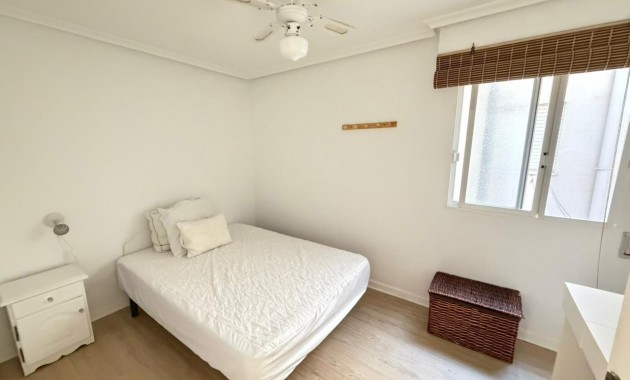 Herverkoop - Appartement / flat -
Torrevieja - Estacion de autobuses