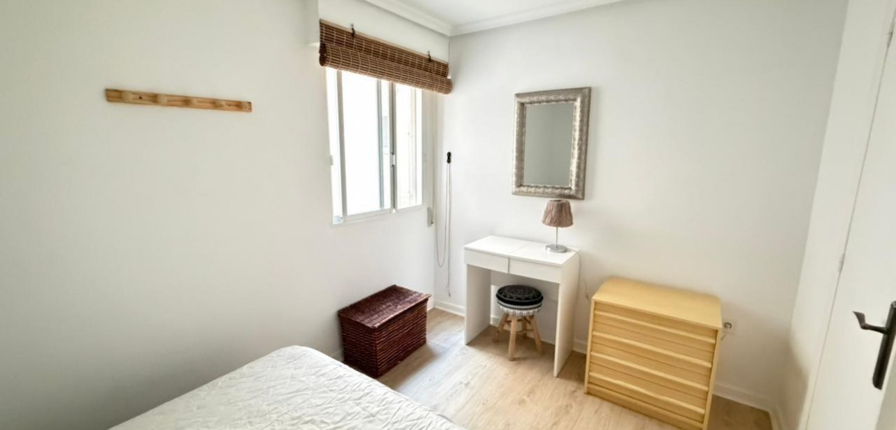 Herverkoop - Appartement / flat -
Torrevieja - Estacion de autobuses