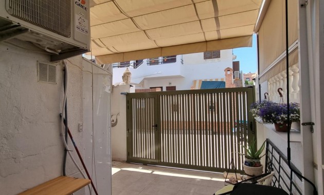 Herverkoop - Triplex -
Torrevieja - Estacion de autobuses