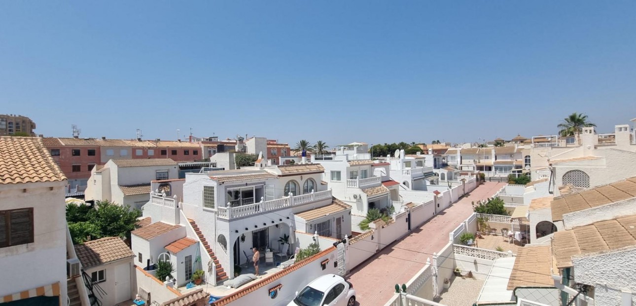Herverkoop - Triplex -
Torrevieja - Estacion de autobuses