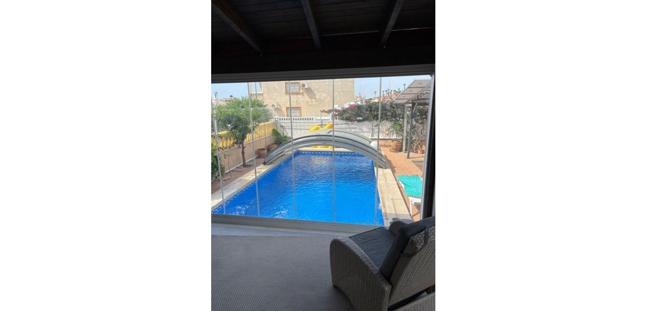 Venta - Apartamento / piso -
Orihuela Costa - La Zenia