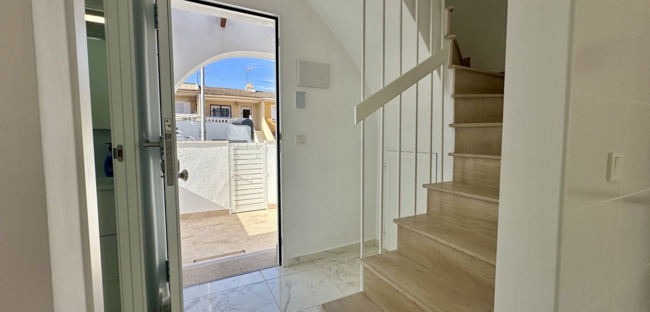 Sale - Townhouse -
Orihuela Costa - Los Balcones