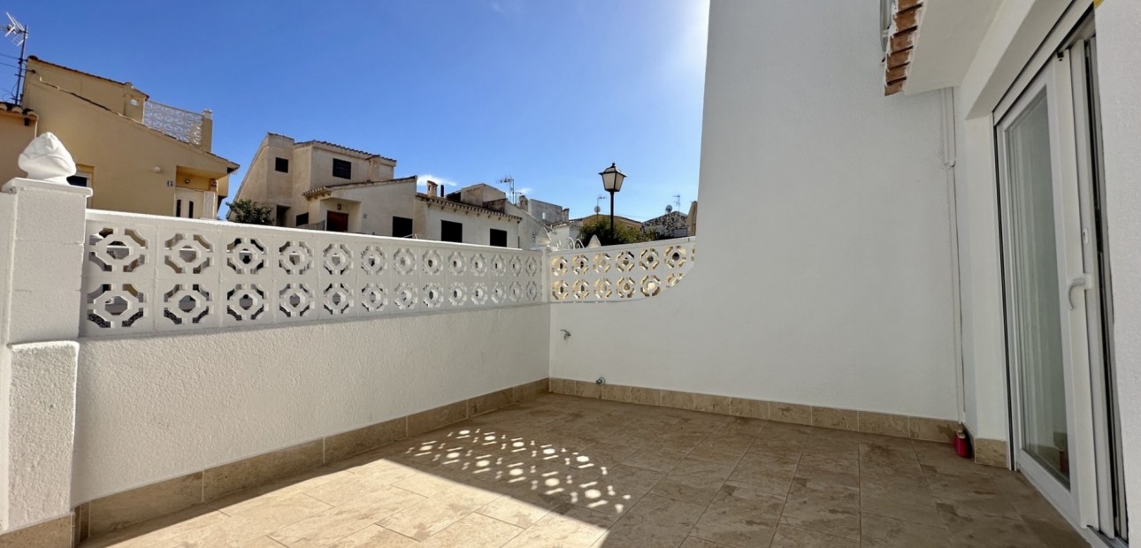 Sale - Townhouse -
Orihuela Costa - Los Balcones