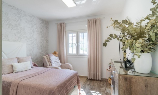 Venta - House -
San Miguel de Salinas - Las filipinas