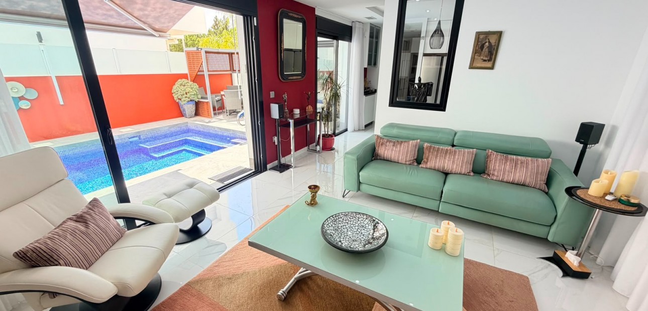 Venta - 4. House - Detached Villa -
Los Montesinos - La herrada