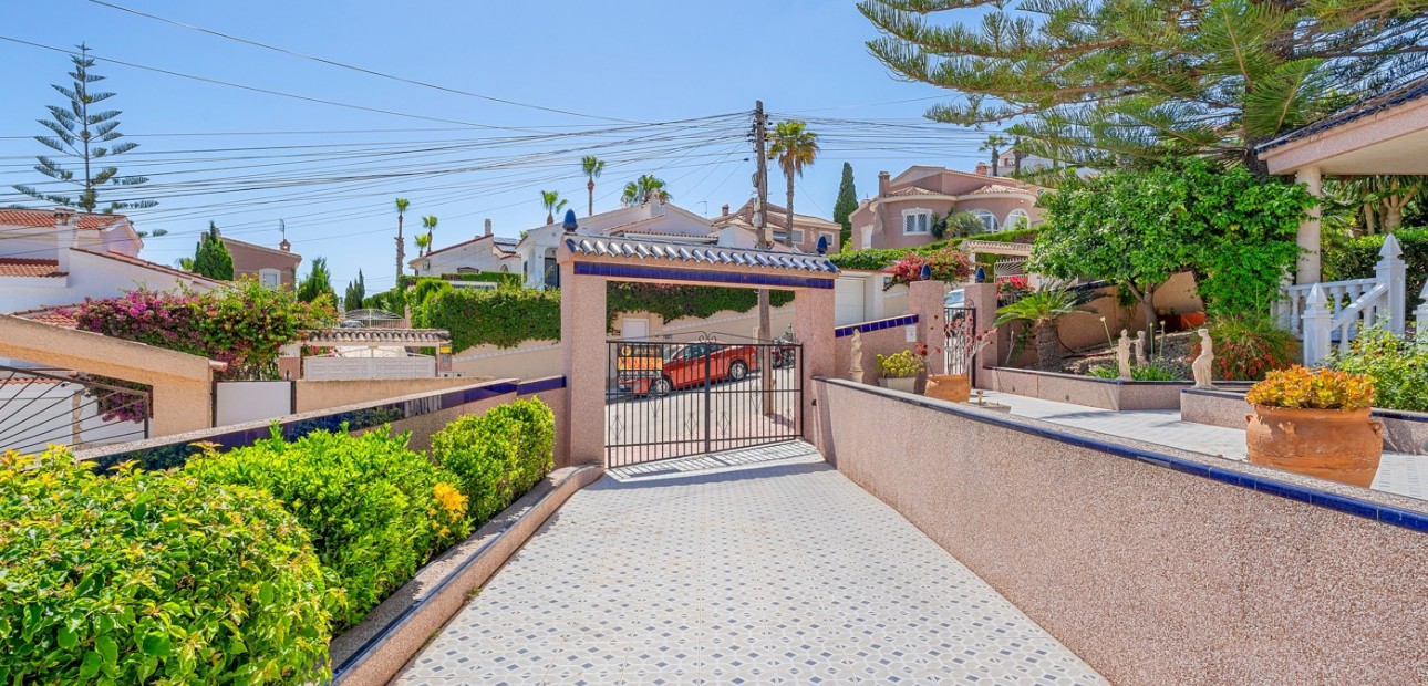 Venta - Detached Villa -
Ciudad Quesada - La Marquesa