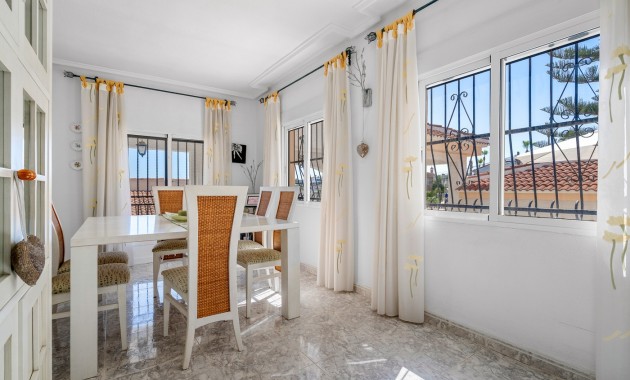Venta - Detached Villa -
Ciudad Quesada - La Marquesa