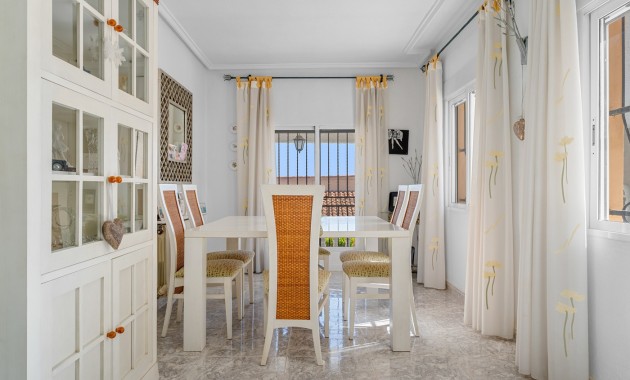 Venta - Detached Villa -
Ciudad Quesada - La Marquesa