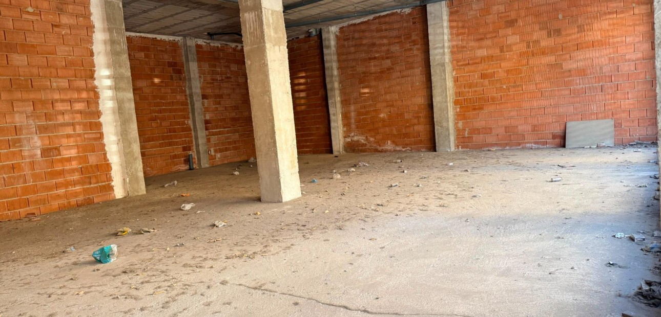 Venta - Commercial Unit -
Almoradí - Almoradí Centro