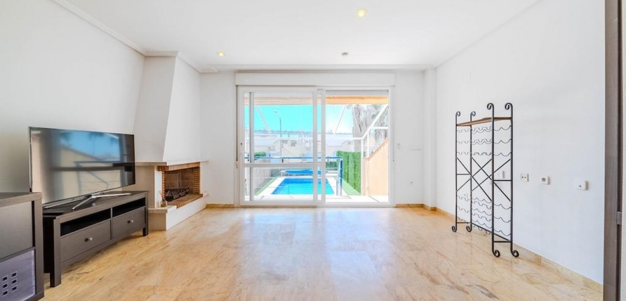 Venta - Terraced house -
Orihuela Costa - Campoamor