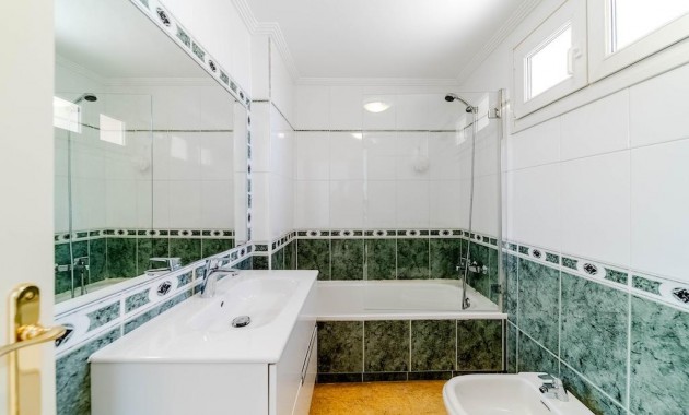 Venta - Terraced house -
Orihuela Costa - Campoamor
