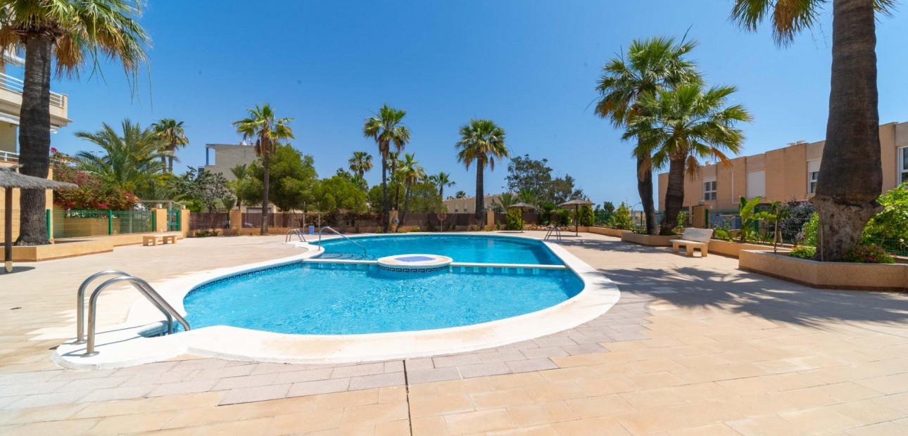 Venta - Terraced house -
Orihuela Costa - Campoamor