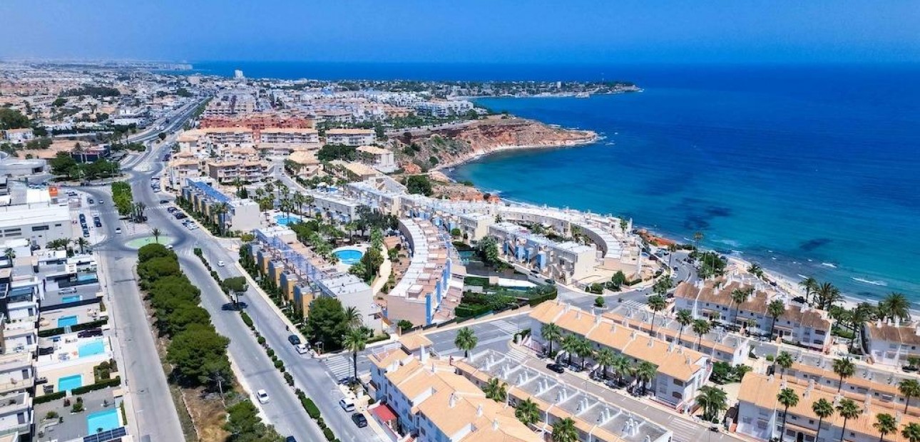 Venta - Terraced house -
Orihuela Costa - Campoamor