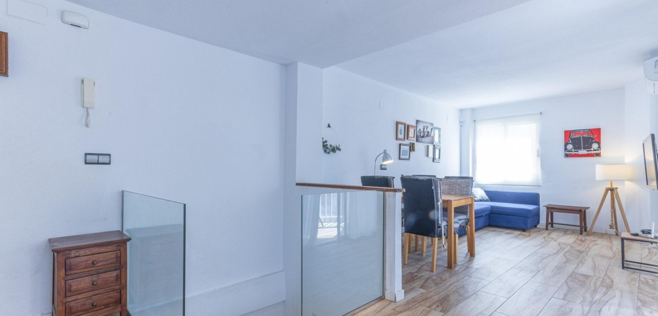 Sale - Apartment / flat -
Torrevieja - Centro