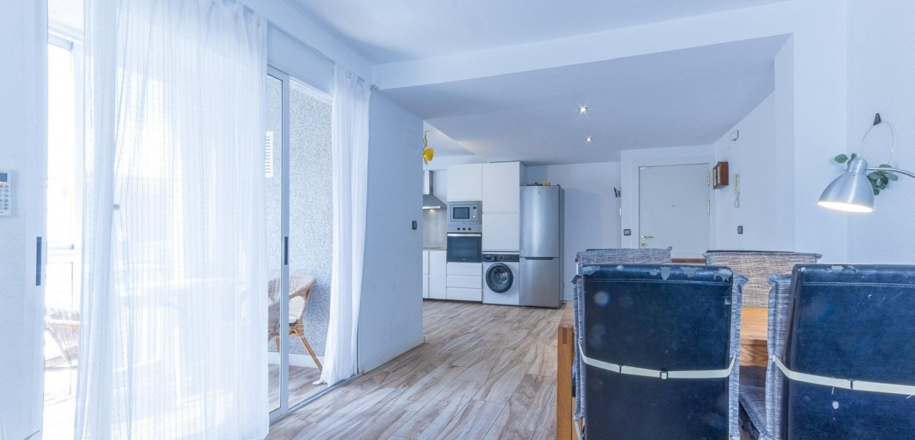 Sale - Apartment / flat -
Torrevieja - Centro