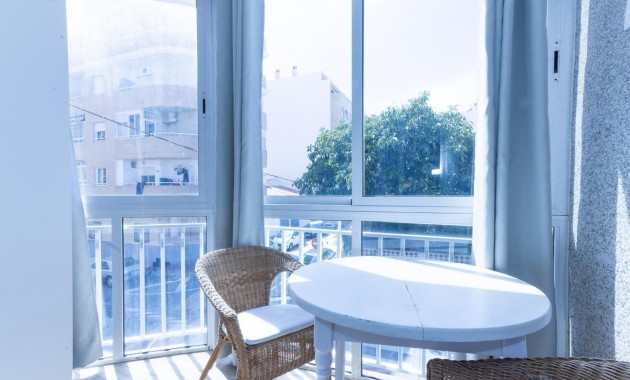 Sale - Apartment / flat -
Torrevieja - Centro