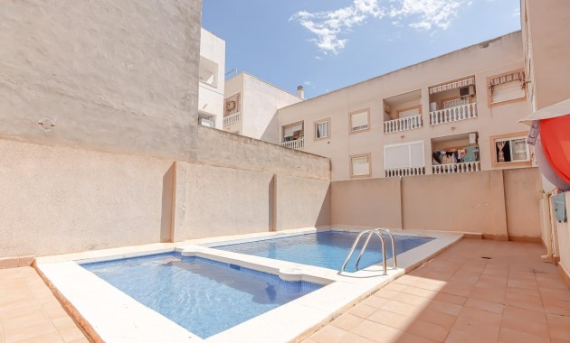 Sale - Apartment / flat -
Torrevieja - Centro
