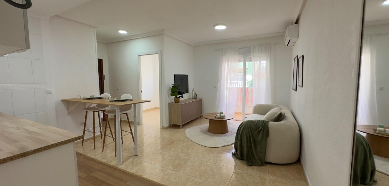 Sale - Apartment / flat -
Torrevieja - Estacion de autobuses