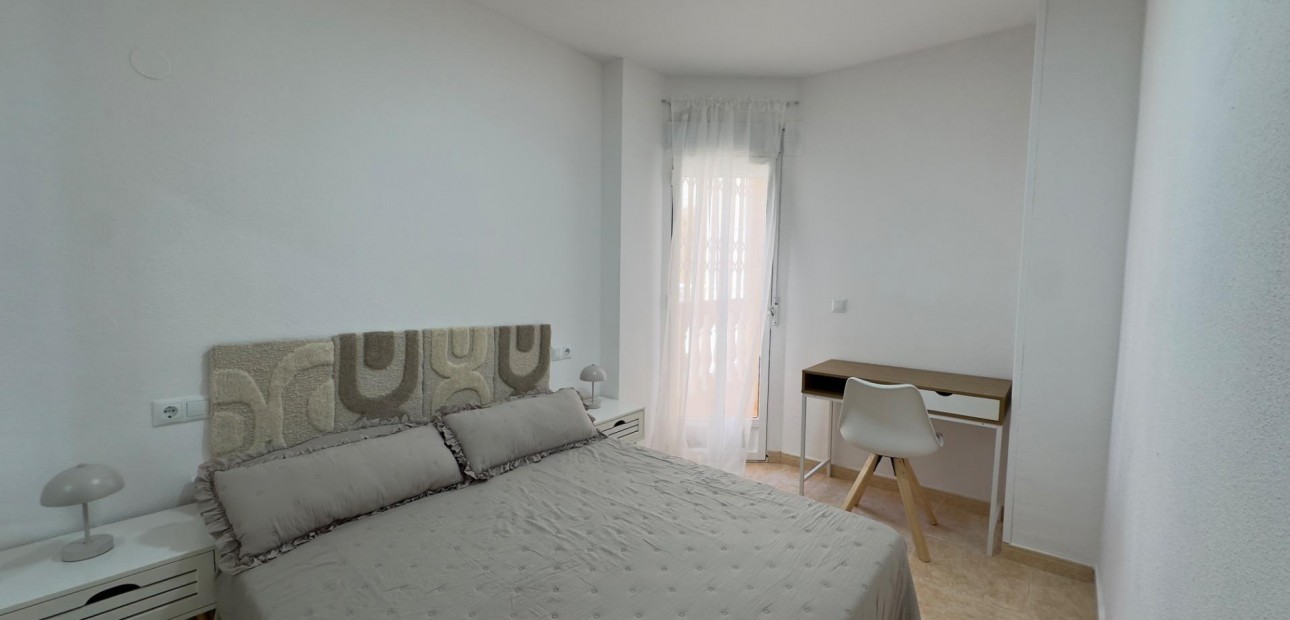 Sale - Apartment / flat -
Torrevieja - Estacion de autobuses