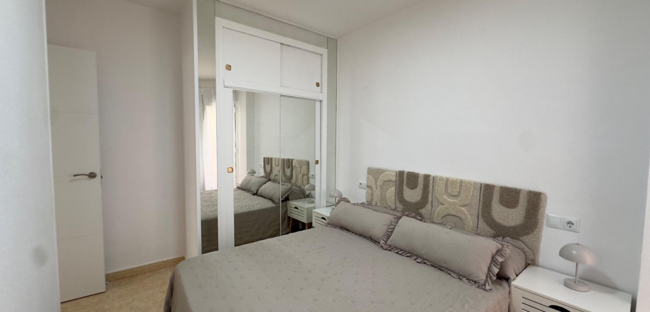 Sale - Apartment / flat -
Torrevieja - Estacion de autobuses