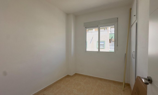 Sale - Apartment / flat -
Torrevieja - Estacion de autobuses