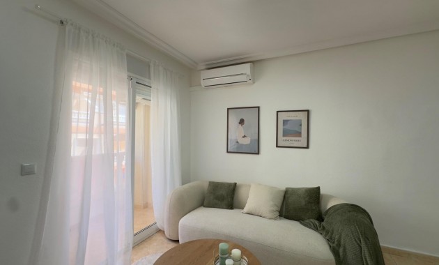 Sale - Apartment / flat -
Torrevieja - Estacion de autobuses