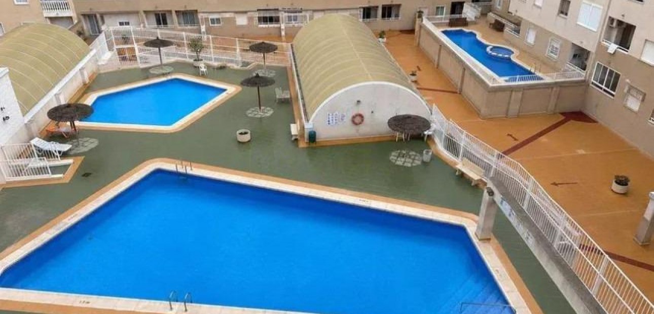 Sale - Apartment / flat -
Torrevieja - Playa de los locos