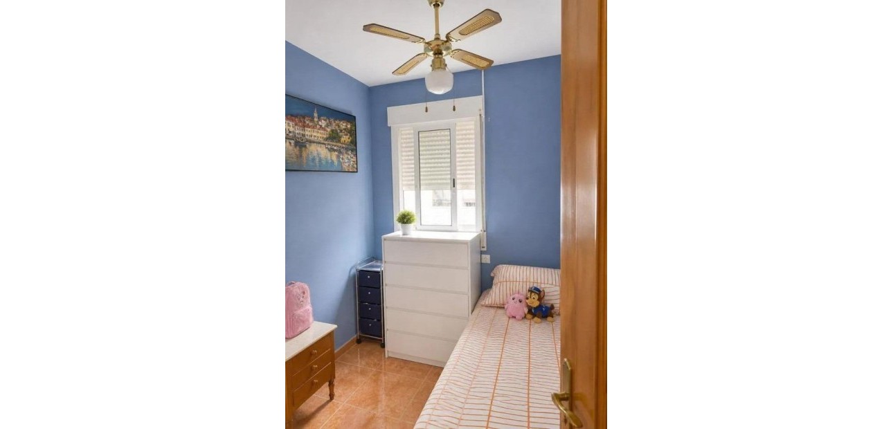 Sale - Apartment / flat -
Torrevieja - Playa de los locos