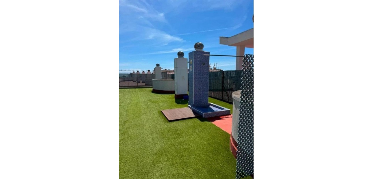 Sale - Apartment / flat -
Torrevieja - Playa de los locos