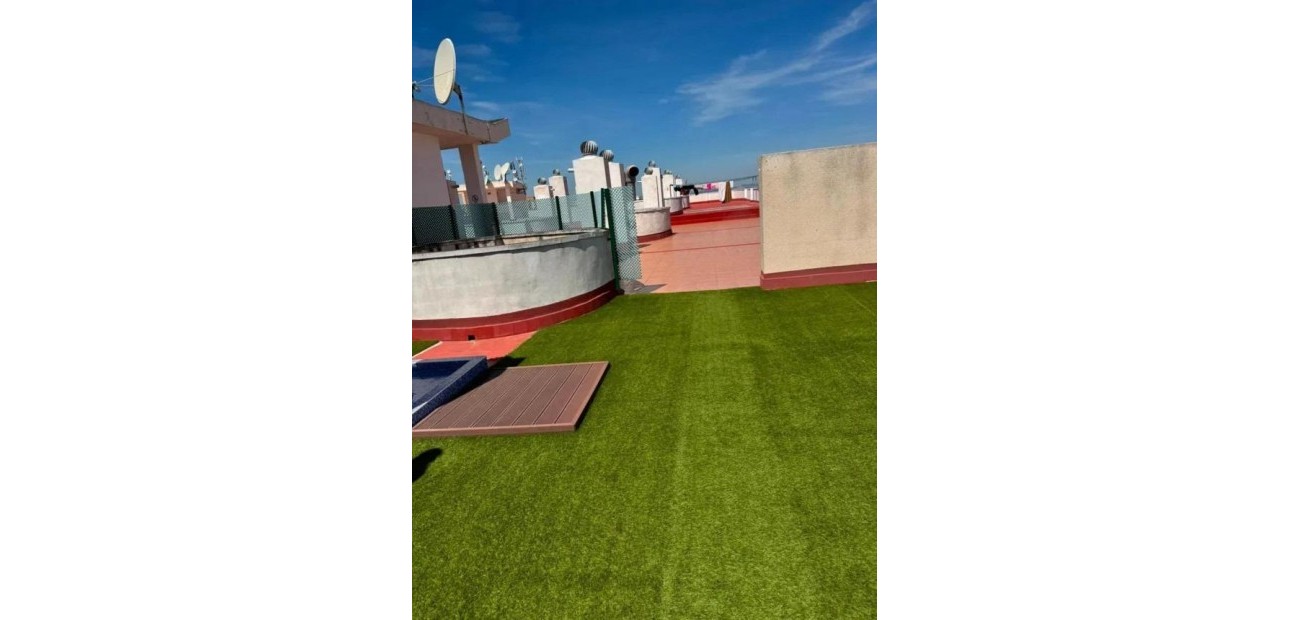 Sale - Apartment / flat -
Torrevieja - Playa de los locos