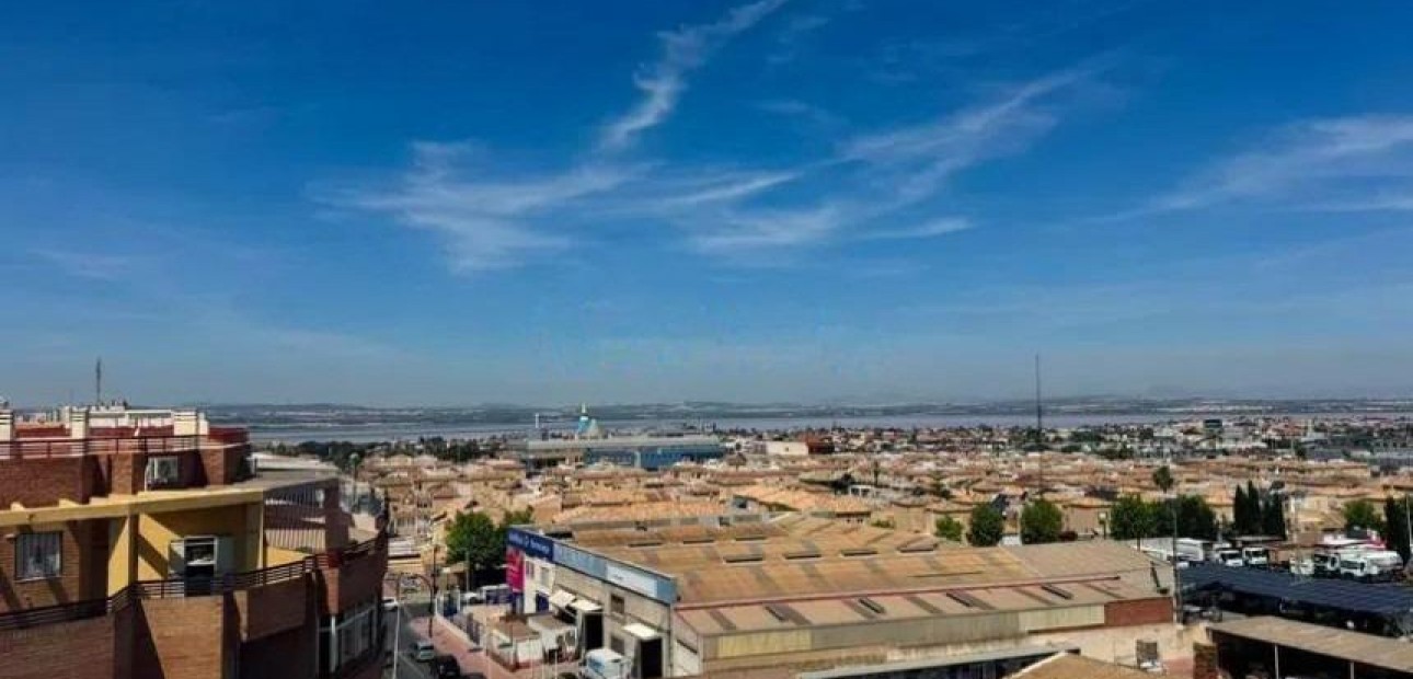Sale - Apartment / flat -
Torrevieja - Playa de los locos