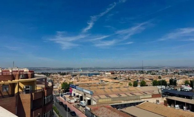 Sale - Apartment / flat -
Torrevieja - Playa de los locos