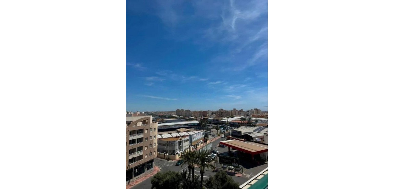 Sale - Apartment / flat -
Torrevieja - Playa de los locos