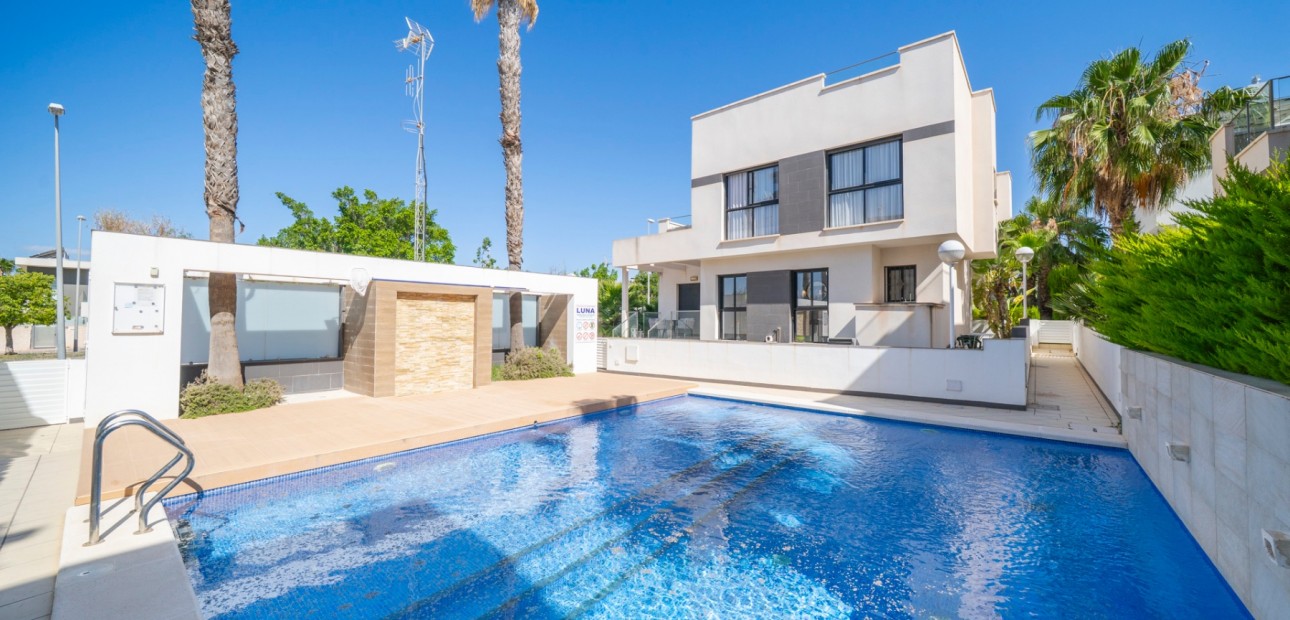 Venta - Detached Villa -
Ciudad Quesada - La Laguna