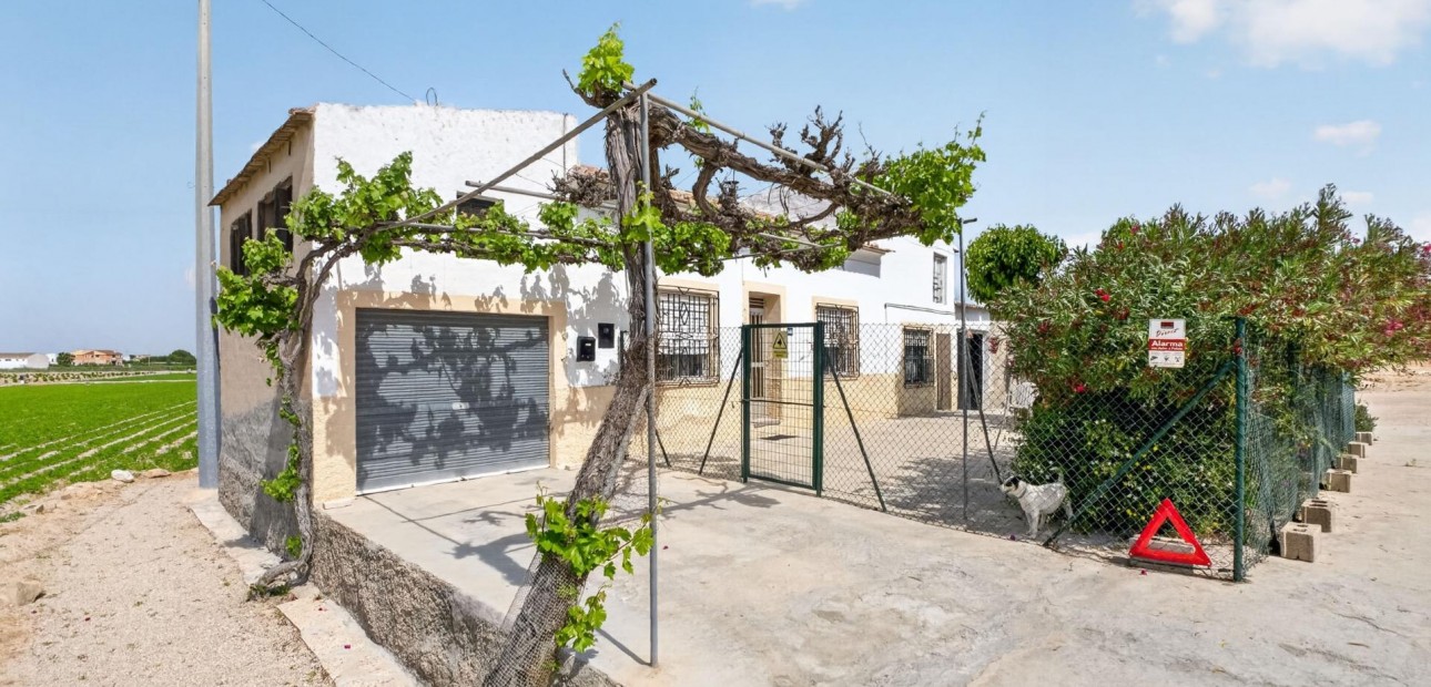 Herverkoop - Country Property -
Orihuela - Desamparados-Hurchillo-Torremendo