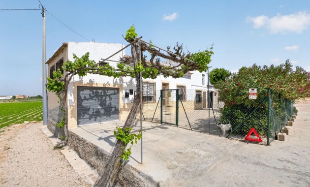 Herverkoop - Country Property -
Orihuela - Desamparados-Hurchillo-Torremendo